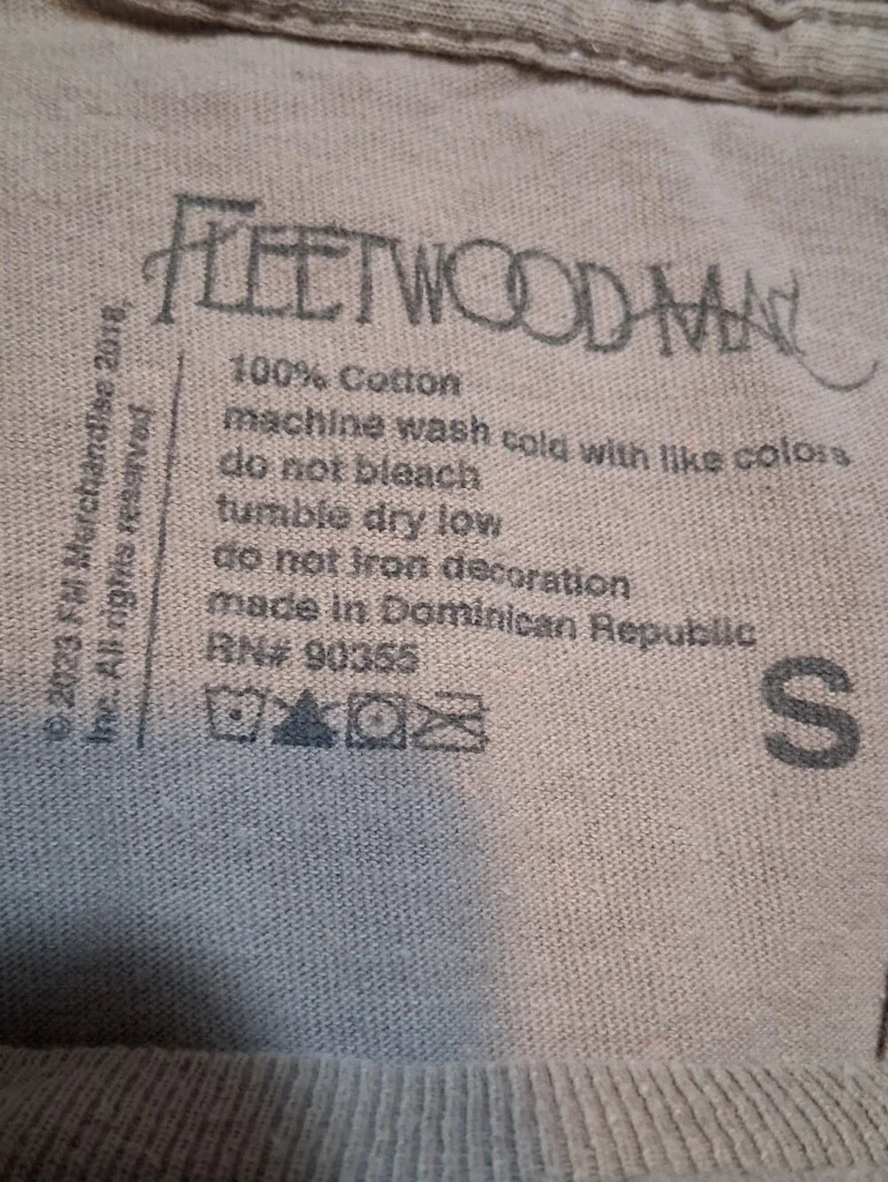 Fleetwood Mac Live in Concert Peace Sign Graphic T-Shirt Tan Mineral Wash Small